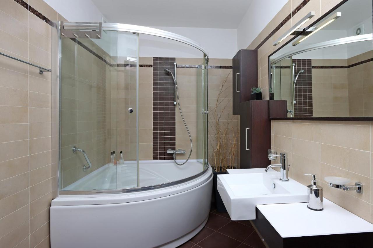 Starry Night - Smart Tv, Extra Big Bed, Big Bathtub, Private Parking, Sea View, Wifi, 2Bedrooms Volosko Dış mekan fotoğraf