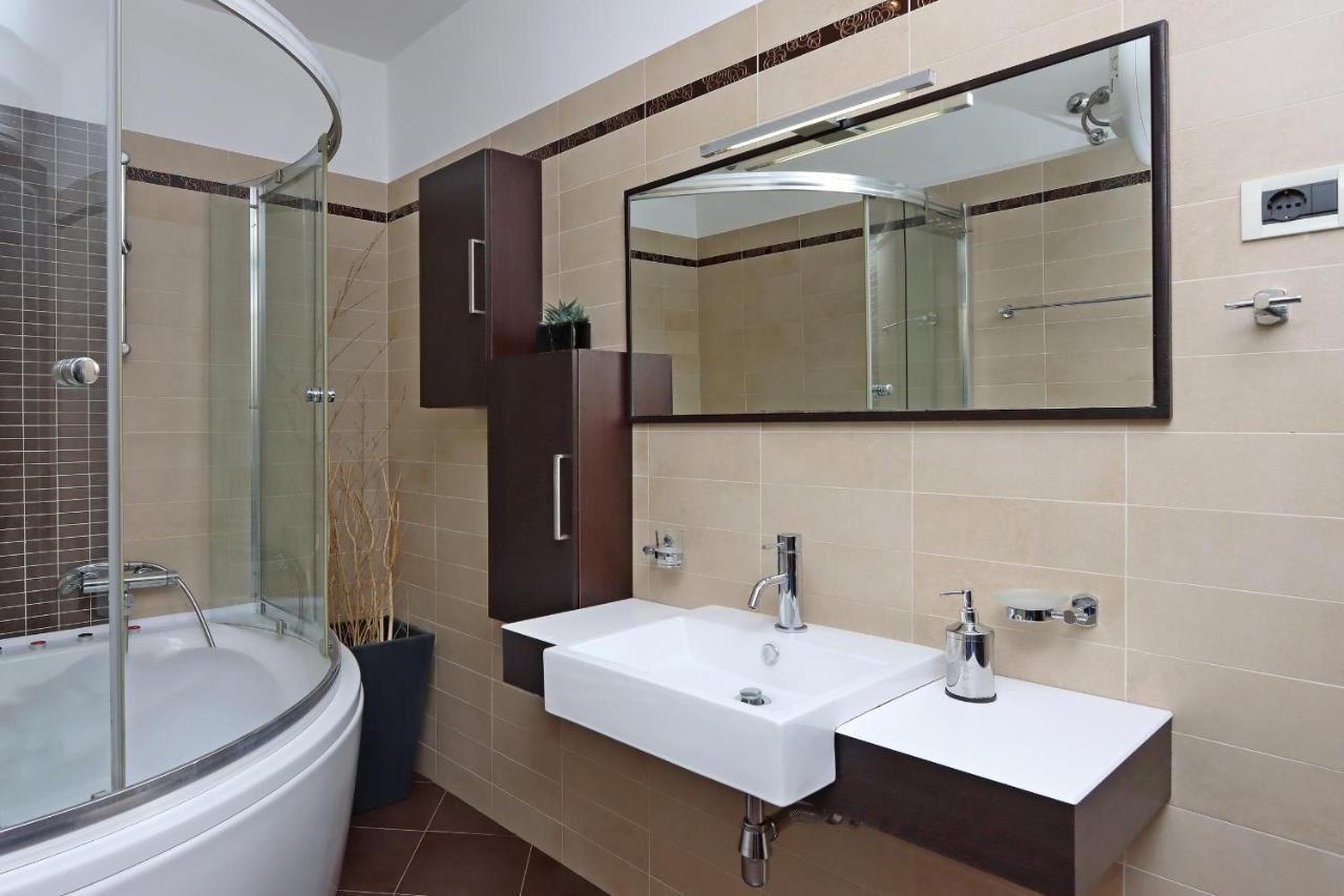 Starry Night - Smart Tv, Extra Big Bed, Big Bathtub, Private Parking, Sea View, Wifi, 2Bedrooms Volosko Dış mekan fotoğraf